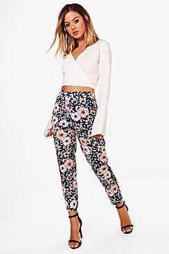 Boohoo Petite Tara Floral Print Woven Tapered Trouser