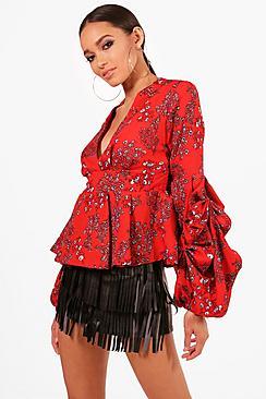 Boohoo Niamh Floral Plunge Ruffle Sleeve Top