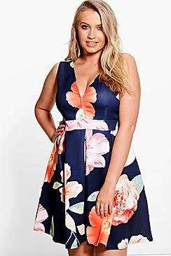 Boohoo Plus Katie Plunge Neck Floral Skater Dress