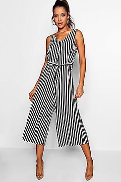 Boohoo V-neck Wide Leg Culotte Jumpsuit