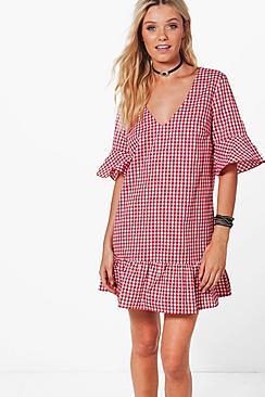 Boohoo Amy Gingham V Neck Ruffle Hem Shift Dress