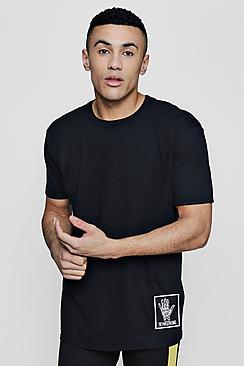 Boohoo Crew Neck T-shirt With Badge Hem