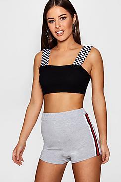 Boohoo Petite Sports Trim Runner Short