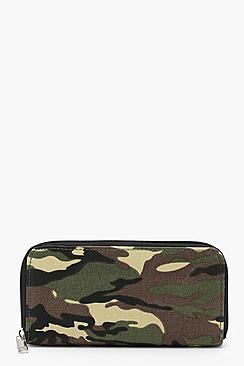 Boohoo Lucy Camo Zipped Purse
