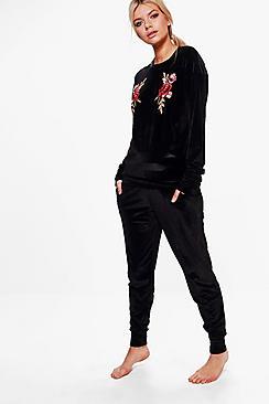 Boohoo Velour Embroidered Flower Badge Jogger Set