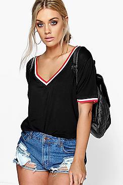 Boohoo Plus Jaden Rib V Neck Detail Tee