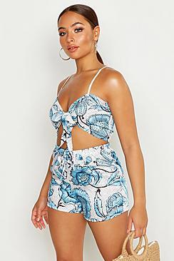 Boohoo Satin Floral Spot Flippy Short