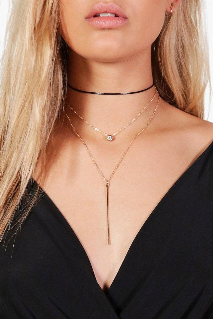 Boohoo Plus Emma Triple Thin Line Choker Gold