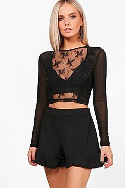 Boohoo Petite Jennifer Ruffle Hem Shorts
