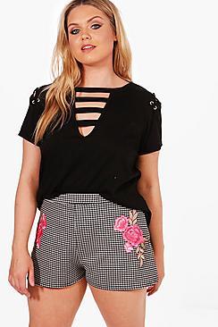 Boohoo Plus Maya Floral Applique Gingham Shorts