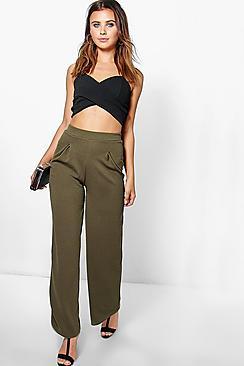 Boohoo Petite Wide Leg Pleat Trouser