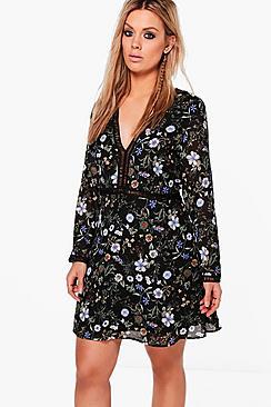Boohoo Plus Hannah Floral Plunge Neck Shift Dress