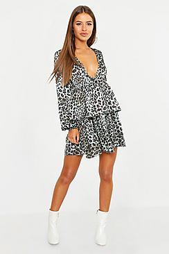 Boohoo Petite Leopard Print Plunge Tiered Skater Dress