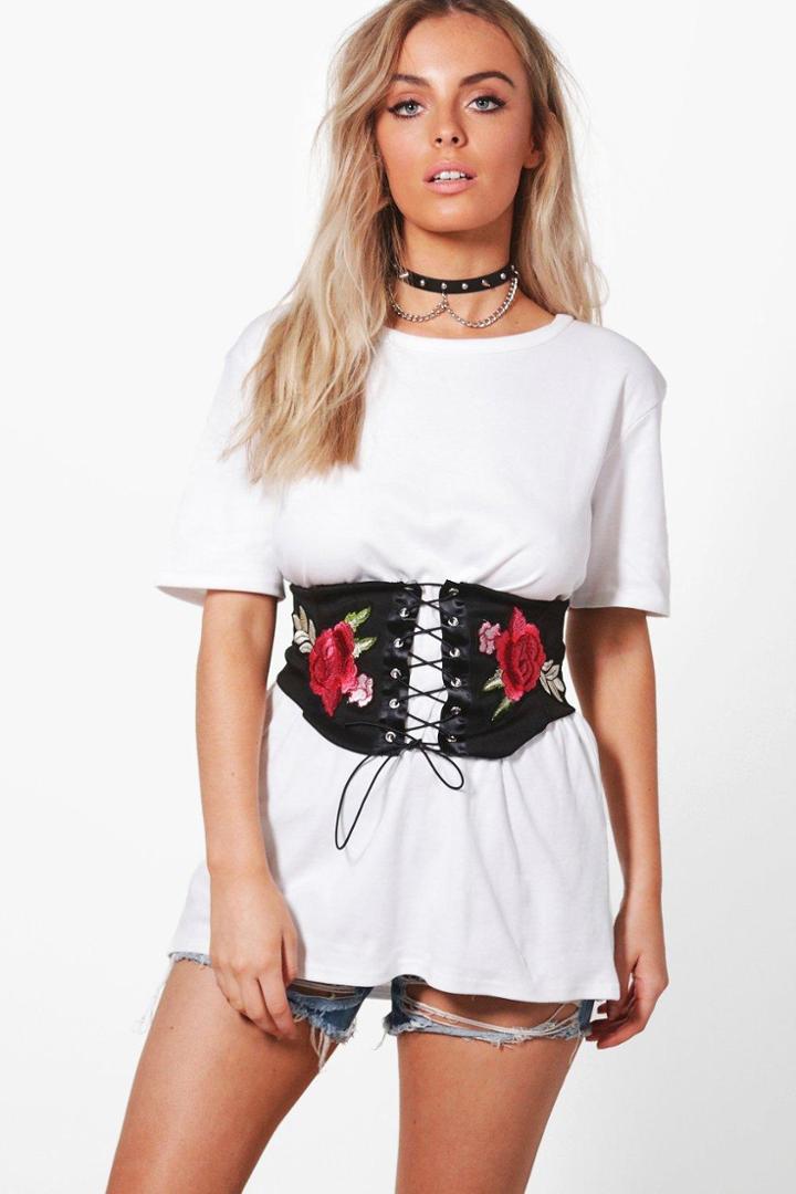 Boohoo Hollie Oversized Embroidered Belt T-shirt White