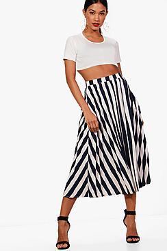 Boohoo Woven Pleated Stride Midi Skater Skirt