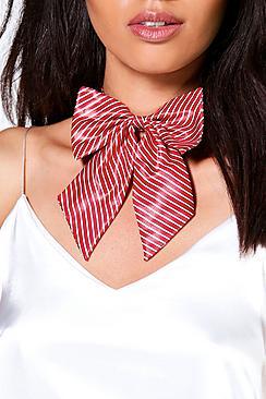 Boohoo Edie Christmas Bow Satin Choker