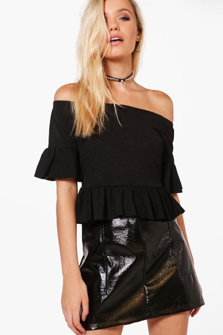 Boohoo Abigail Textured Ruffle Crop Black