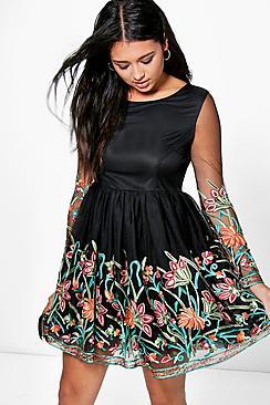 Boohoo Boutique Eva Embroidered Prom Dress