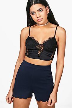 Boohoo Carla Scalloped Edge Shorts