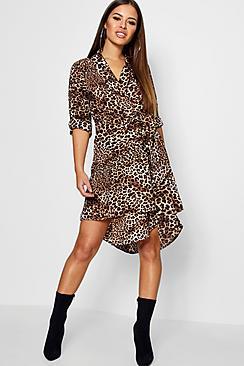 Boohoo Petite Yasmine Leopard Print Hanky Hem Shirt