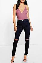 Boohoo Lara High Rise Jeans With Knee Rips