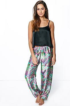Boohoo Eva Satin Floral Trouser And Cami Night Set