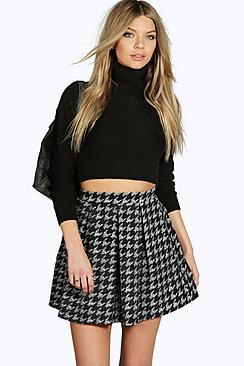 Boohoo Amarah Crepe Dogtooth Box Pleat Skater Skirt
