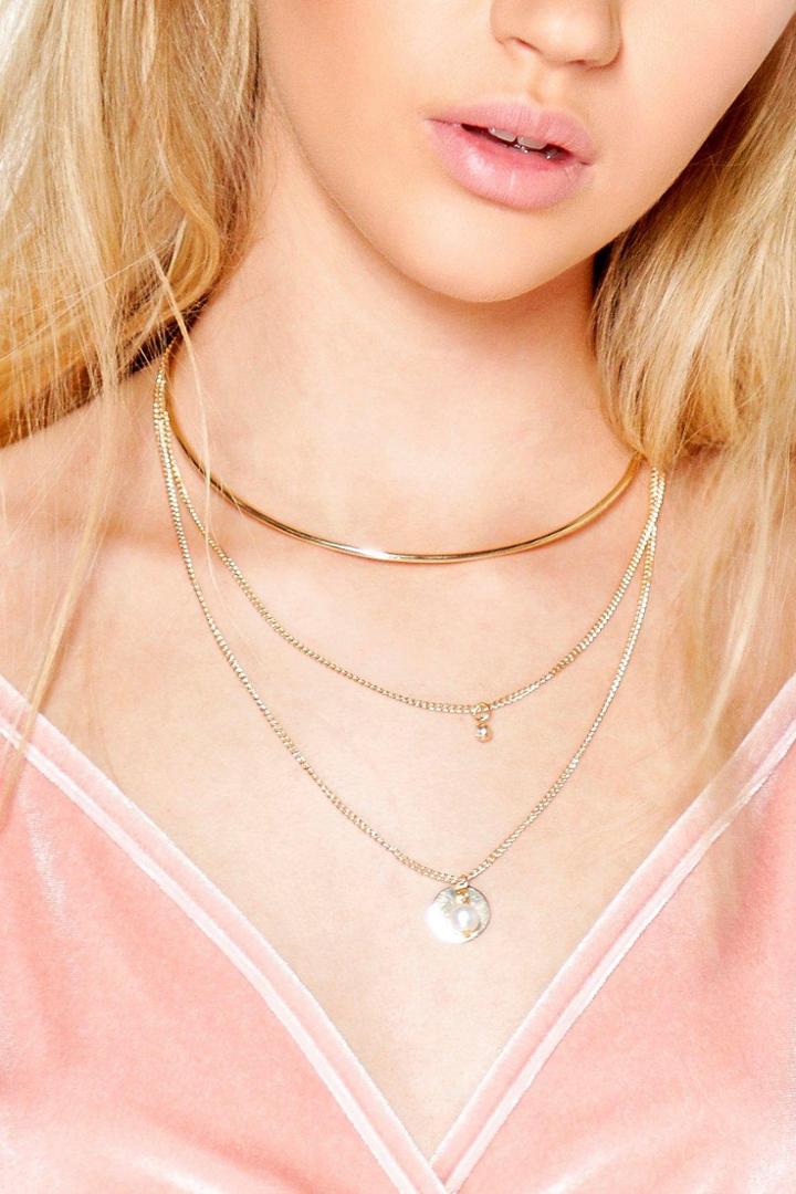 Boohoo Macie Pearl Pendant Layered Choker Gold