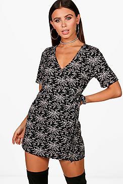 Boohoo Petite Rebecca Ditsy Floral Woven Wrap Dress