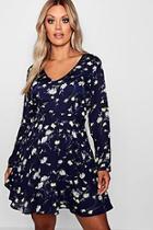 Boohoo Plus Isobel Ditsy Print Floral Skater Dress