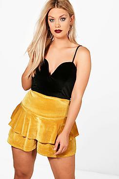 Boohoo Plus Helen Velvet Ruffle Skort
