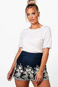Boohoo Plus Evie Crochet Flippy Shorts