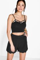Boohoo Neve Scalloped Hem Woven Shorts Black
