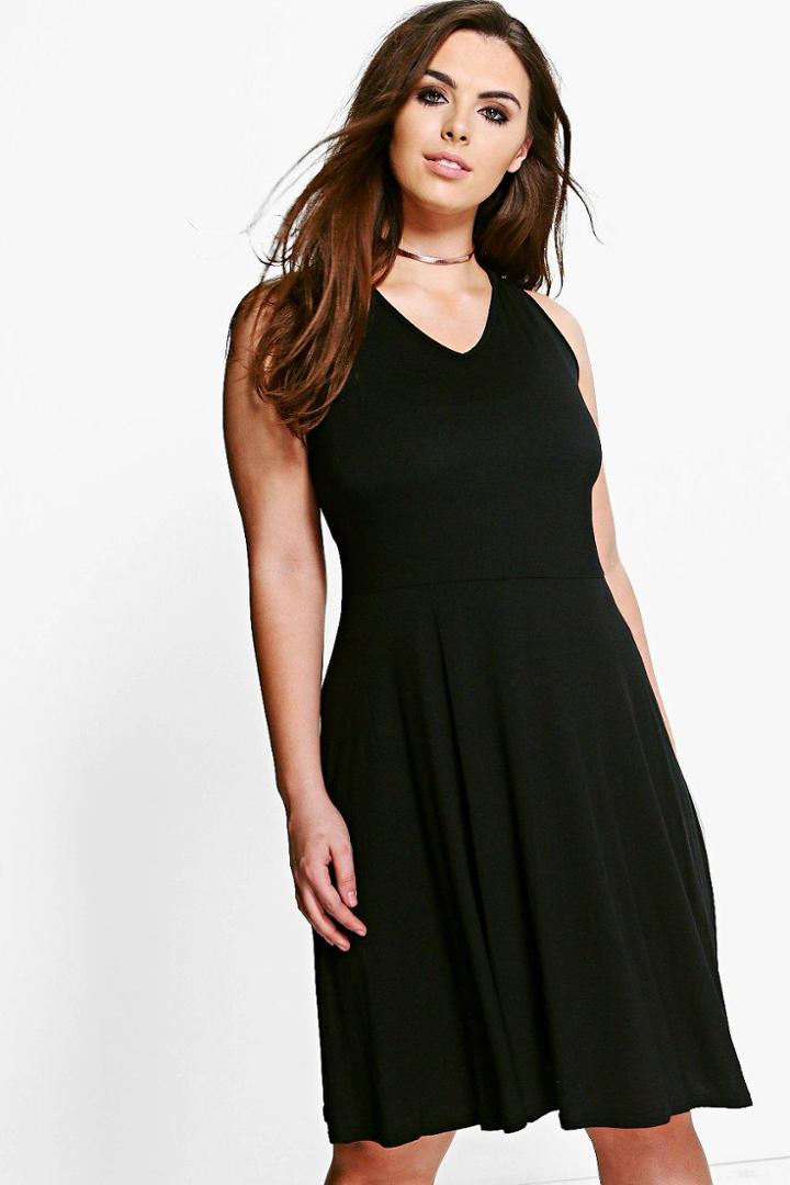 Boohoo Plus Livvy V Neck Skater Dress Black