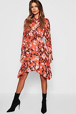 Boohoo Houndstooth Print Asymmetric Hem Dress