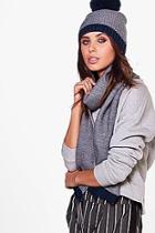 Boohoo Lois Contrast Pom & Edge Beanie & Scarf Set