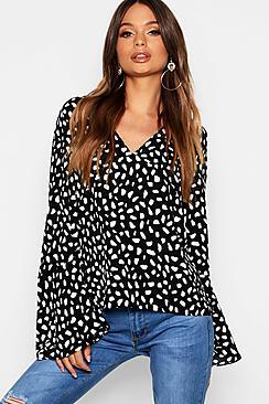 Boohoo Printed V Neck Sleeve Detail Blouse