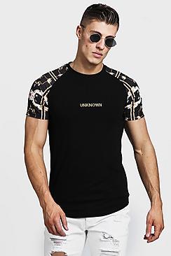 Boohoo Muscle Fit Curved Hem Printed Raglan