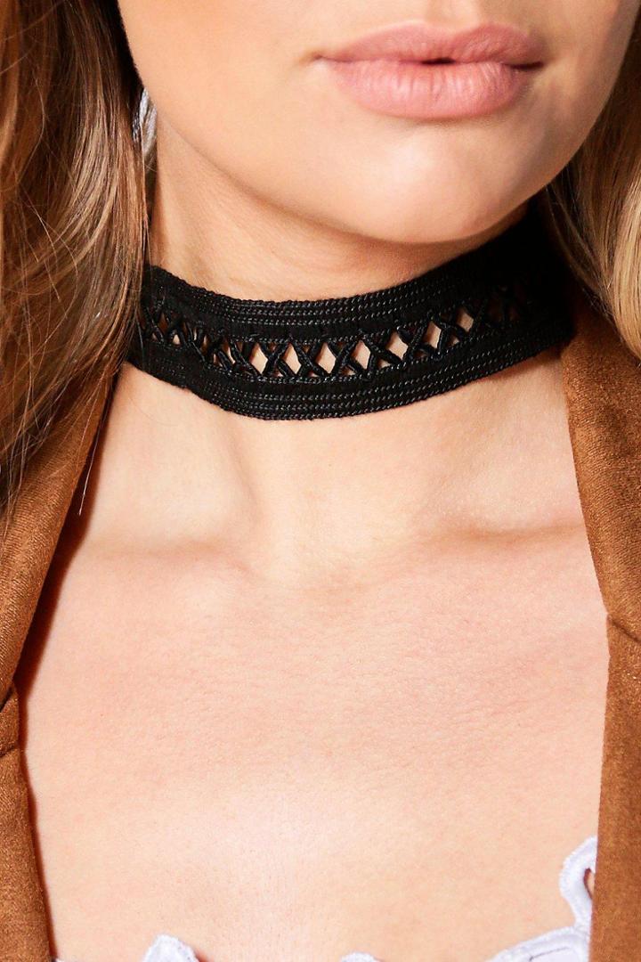 Boohoo Hollie Plaited Cross Choker Black