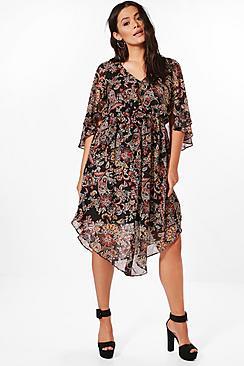 Boohoo Plus Olivia Hanky Hem Paisley Maxi Dress