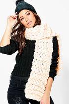 Boohoo Faye Super Chunky Knitted Scarf