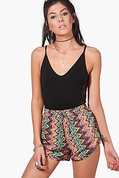 Boohoo Yasmin Zig Zag Print Runner Shorts