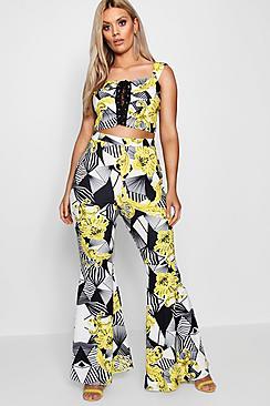 Boohoo Plus Amelia Lace Up Side Flare Trousers