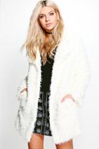 Boohoo Jennifer Shaggy Faux Fur Coat Ivory