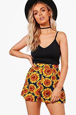 Boohoo Betty Sunflower Print Shorts