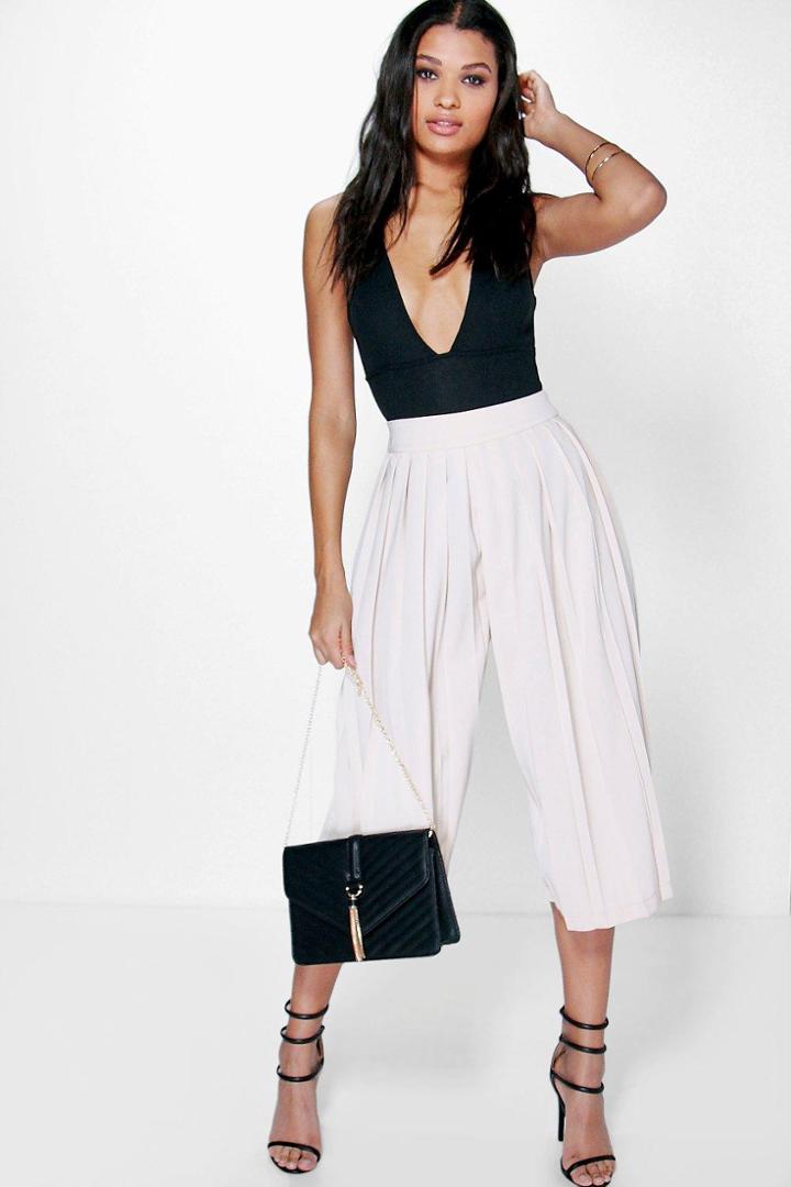 Boohoo Zahara Pleat Front Tailored Culottes Cream