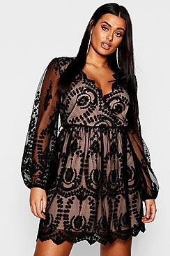 Boohoo Plus Lace Plunge Skater Dress