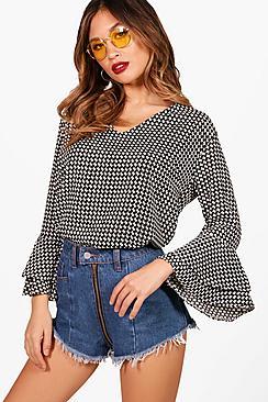 Boohoo Yola Printed Ruffle Sleeve Top