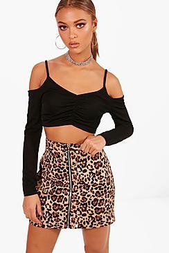 Boohoo Julia Ruched Front Cold Shoulder Crop