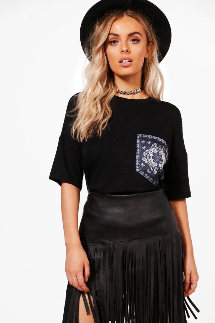 Boohoo Bella Bandanna Print Pocket T-shirt Black